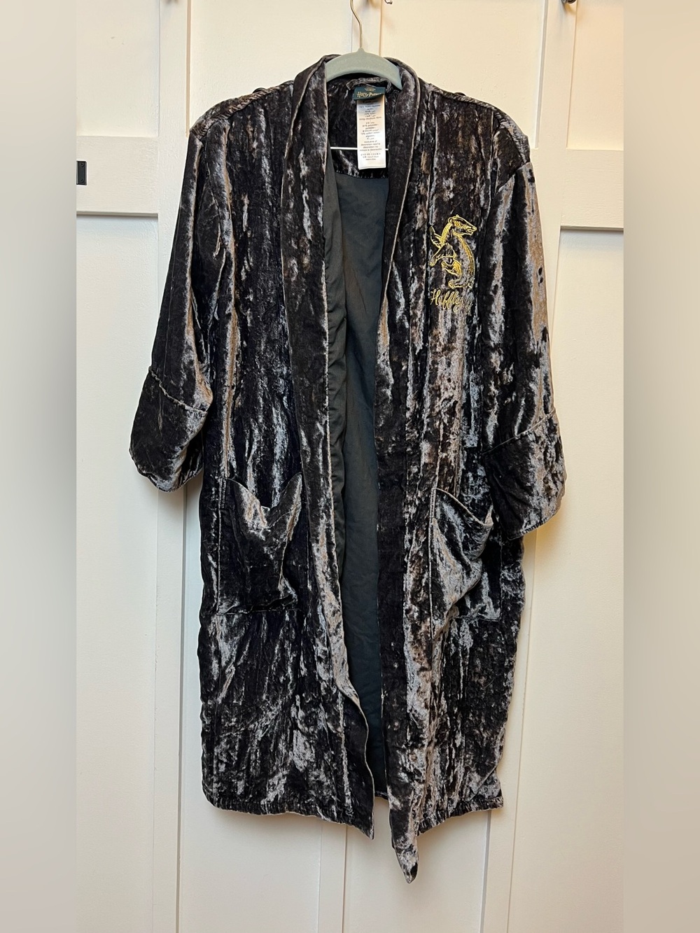 Pottery Barn Teen Harry Potter Hufflepuff Velvet Robe Gray Silver Long Small Gif